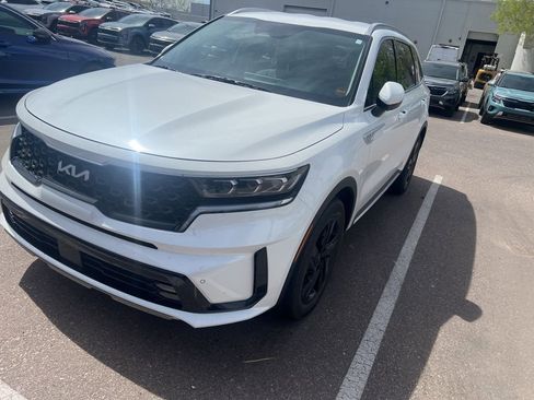 Used 2022 Kia Sorento SX image 2