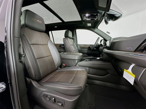 New 2026 Chevrolet Suburban High Country image 31