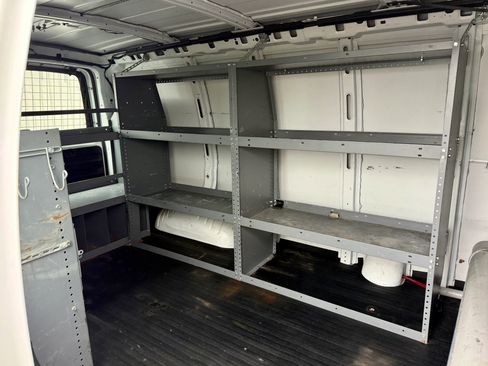 Used 2013 GMC Savana 1500 AWD image 23