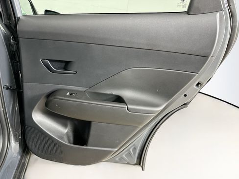 Used 2025 Hyundai Kona SEL image 28