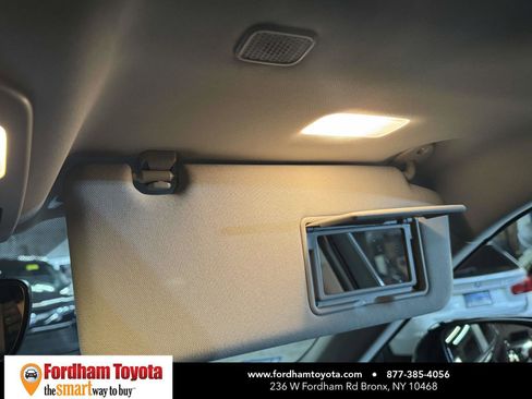 Used 2025 Toyota Highlander XLE image 30