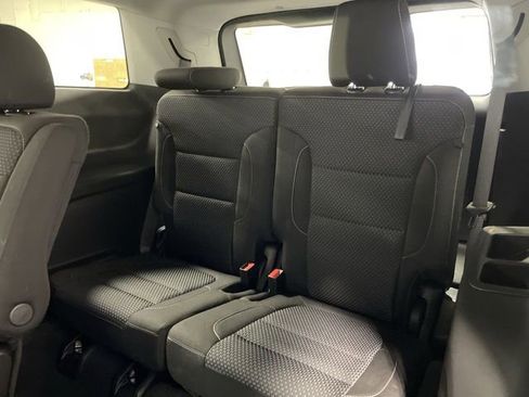 Used 2023 GMC Acadia SLE w/ Driver Convenience Package image 24