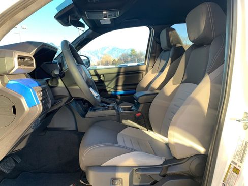 Used 2025 Toyota Tacoma TRD Off-Road image 24