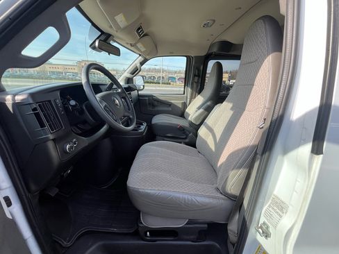 Used 2019 Chevrolet Express 3500 LT w/ LT Preferred Equipment Group image 15