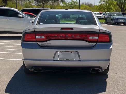 Used 2014 Dodge Charger SXT Plus image 4
