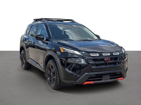 Certified 2025 Nissan Rogue SV AWD/4WD image 2