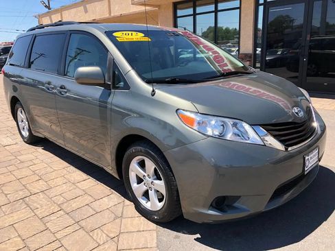Used 2012 Toyota Sienna LE FWD image 8