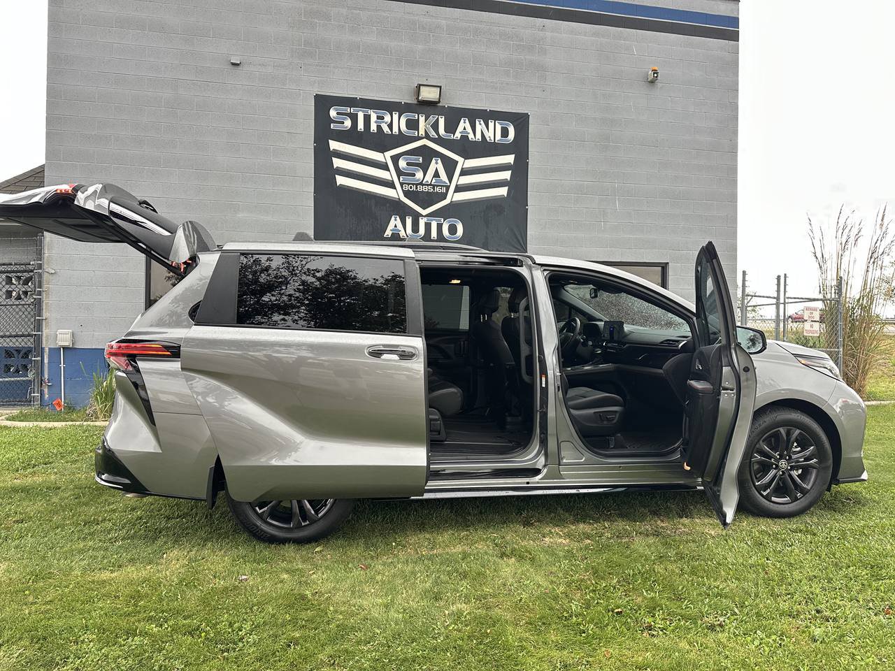 Used 2026 Toyota Sienna XSE AWD/4WD image 27