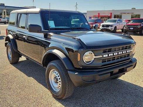 New 2026 Ford Bronco 4-Door image 4