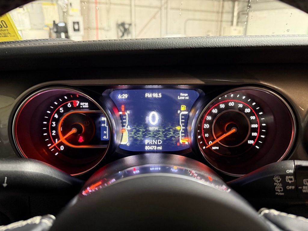 Used 2019 Jeep Wrangler Unlimited Sahara w/ Uconnect 4C Nav & Sound Group AWD/4WD image 9