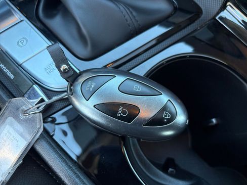 Used 2025 Hyundai Elantra SEL image 22