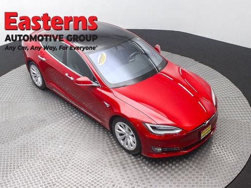 Used 2017 Tesla Model S 75D AWD/4WD image 4