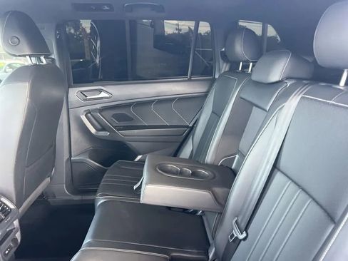 Used 2022 Volkswagen Tiguan SE R-Line image 40