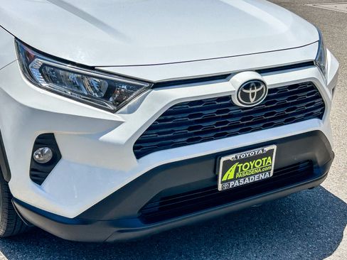 Used 2021 Toyota RAV4 XLE w/ Carpet Mat Package (TMS) FWD image 5