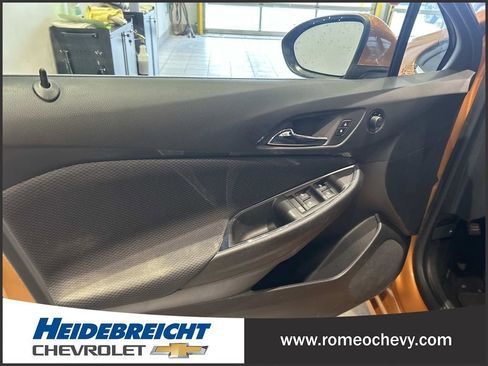 Used 2017 Chevrolet Cruze LT w/ Convenience Package image 14