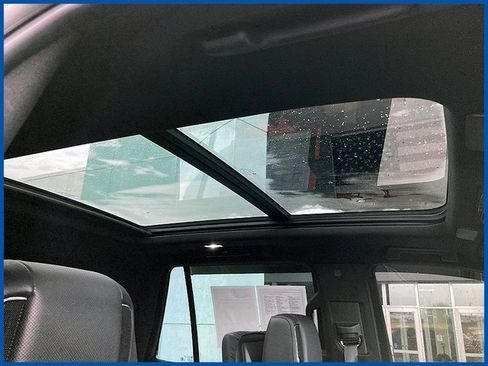 Used 2021 Cadillac Escalade Premium Luxury w/ LPO, Illumination Package image 6