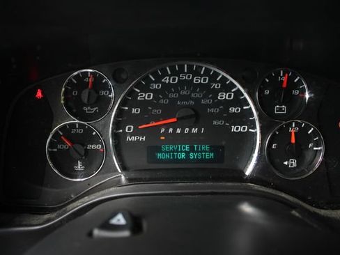 Used 2017 GMC Savana 2500 RWD image 7