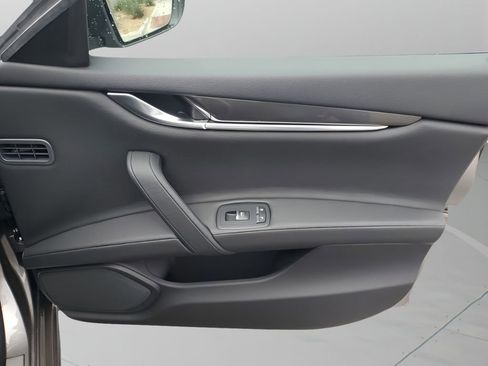 Used 2020 Maserati Ghibli image 13