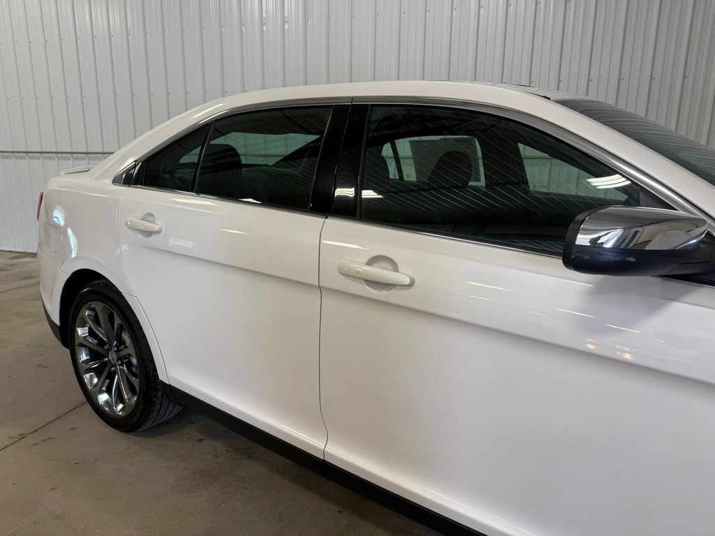 Used 2013 Ford Taurus Limited FWD image 12