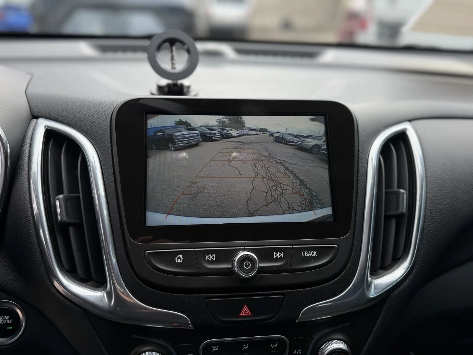 Used 2018 Chevrolet Equinox LT w/ Redline Edition AWD/4WD image 29