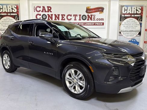 Used 2021 Chevrolet Blazer LT FWD image 2