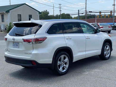 Used 2015 Toyota Highlander Limited Platinum AWD/4WD image 3