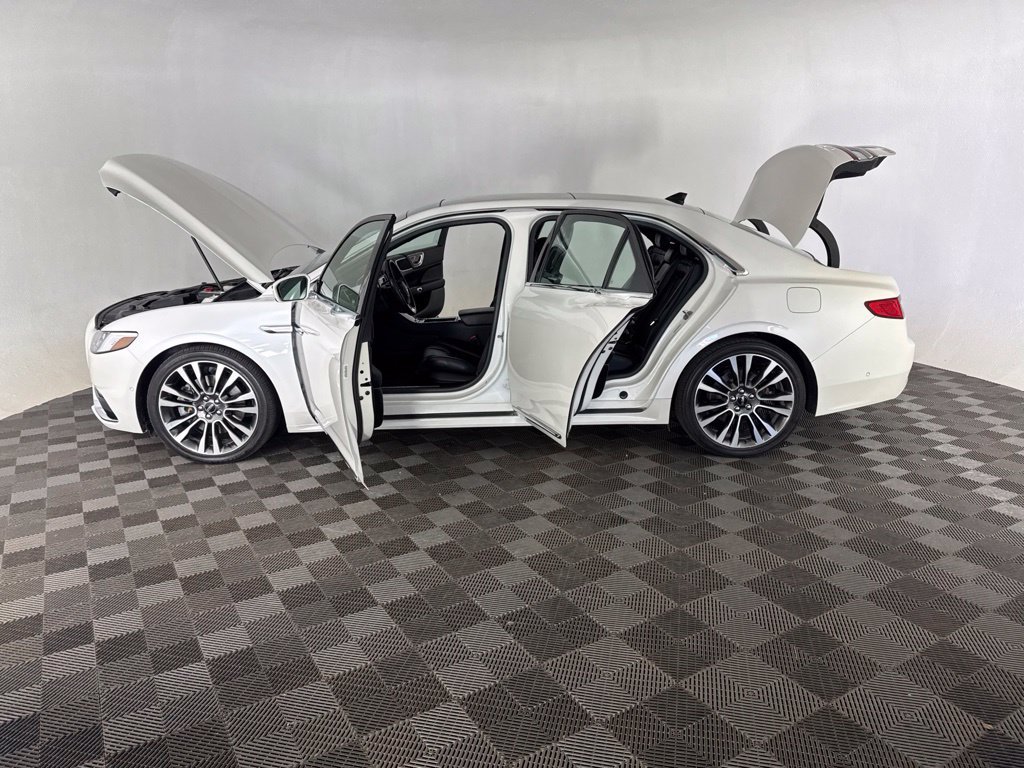 Used 2018 Lincoln Continental Select AWD/4WD image 10