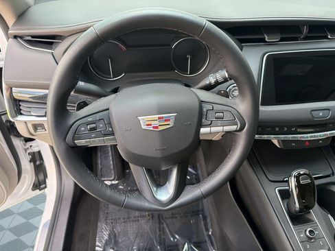 Used 2022 Cadillac XT4 Premium Luxury w/ Driver Awareness Package FWD image 20
