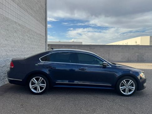 Used 2013 Volkswagen Passat TDI SEL Premium FWD image 4