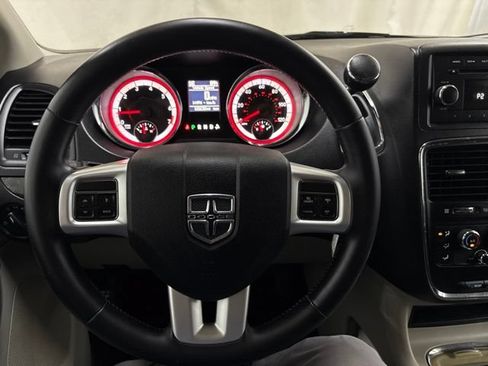Used 2014 Dodge Grand Caravan SXT w/ Rear Park Assist Package FWD image 44