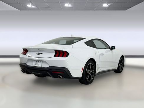 Used 2024 Ford Mustang Coupe RWD image 8