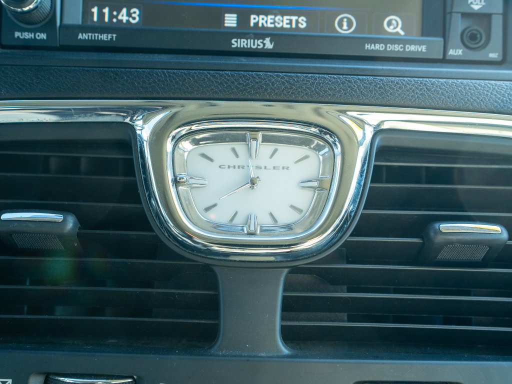 Used 2016 Chrysler Town & Country Touring w/ Driver Convenience Group FWD image 29
