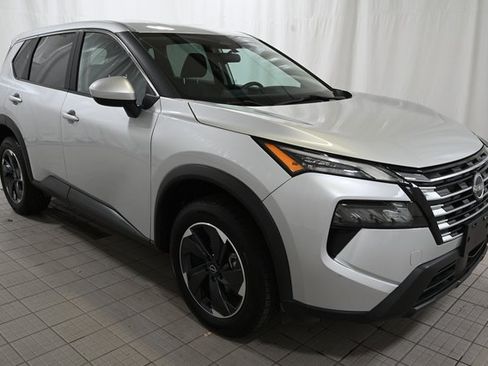 Used 2024 Nissan Rogue SV image 14