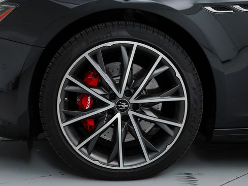 Certified 2023 Maserati Ghibli Modena RWD image 18