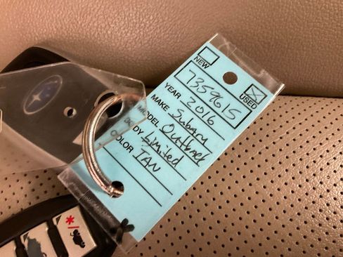 Used 2016 Subaru Outback 2.5i Limited image 34