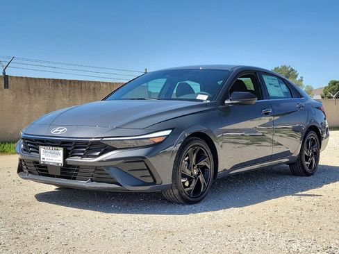 New 2026 Hyundai Elantra SEL Sport image 5