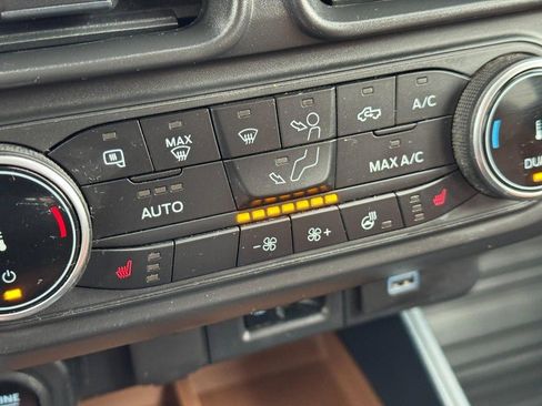 Used 2023 Ford Maverick Lariat w/ Lariat Luxury Package image 24