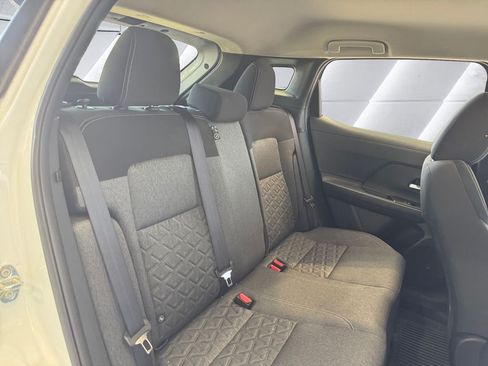 Used 2025 Nissan Kicks SV AWD/4WD image 16