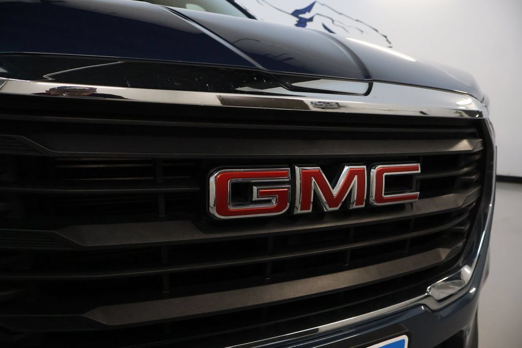 Used 2024 GMC Terrain SLE AWD/4WD image 9
