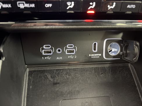 Used 2023 Jeep Grand Cherokee 4WD 4xe w/ Luxury Tech Group II image 36
