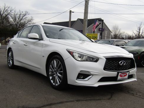 Used 2018 INFINITI Q50 Luxe image 1