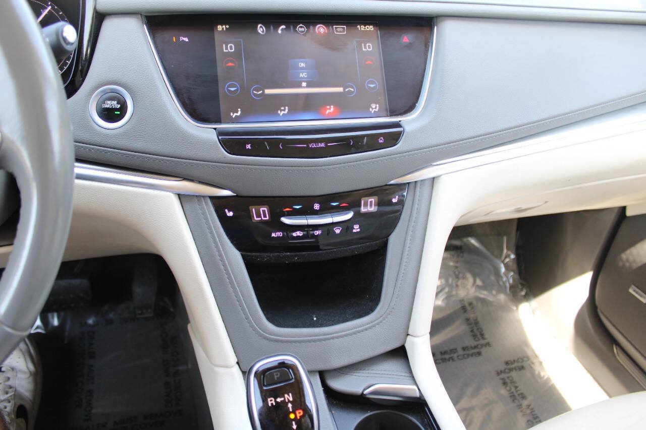 Used 2019 Cadillac XT5 Luxury AWD/4WD image 16