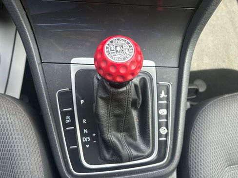 Used 2019 Volkswagen Golf S image 31