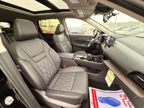 New 2026 Nissan Rogue Platinum w/ Tech Package image 18