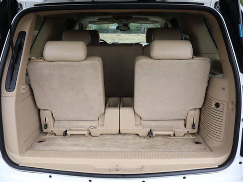 Used 2007 GMC Yukon SLT w/ SLT Preferred Equipment Group AWD/4WD image 14