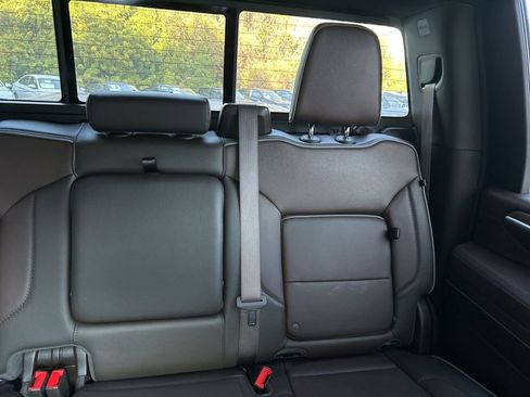 Used 2025 GMC Sierra 3500 Denali w/ Denali Reserve Package image 13