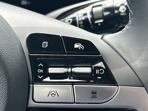 New 2026 Hyundai Elantra Limited FWD image 30