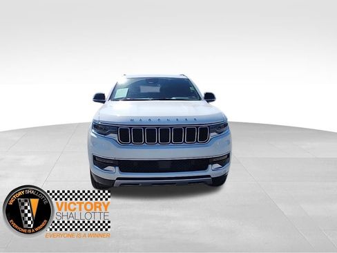 Used 2024 Jeep Wagoneer Series II w/ Flexible Seating Group image 13