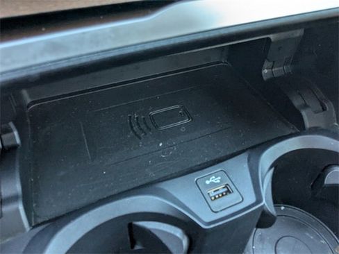 Used 2021 BMW 330e image 26