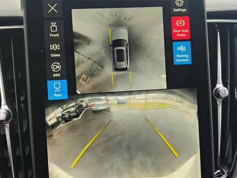 New 2026 Volvo XC60 B5 Ultra w/ Climate Package image 22